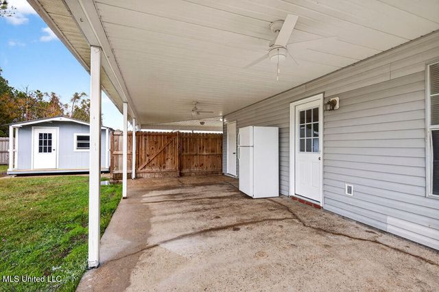 10617 Maple Street, Ocean Springs, MS 39565