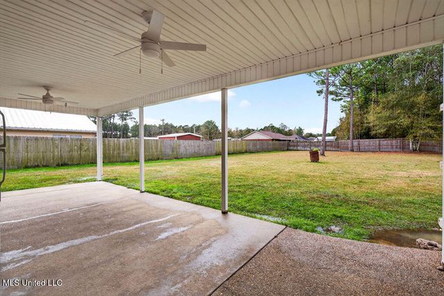 10617 Maple Street, Ocean Springs, MS 39565