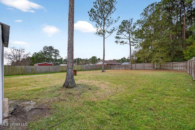 10617 Maple Street, Ocean Springs, MS 39565