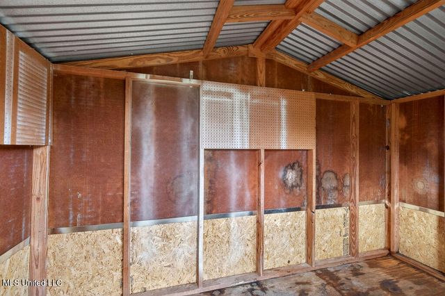 10617 Maple Street, Ocean Springs, MS 39565