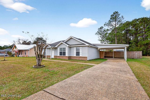 10617 Maple Street, Ocean Springs, MS 39565