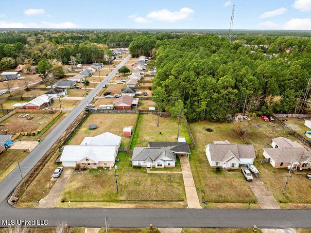 10617 Maple Street, Ocean Springs, MS 39565