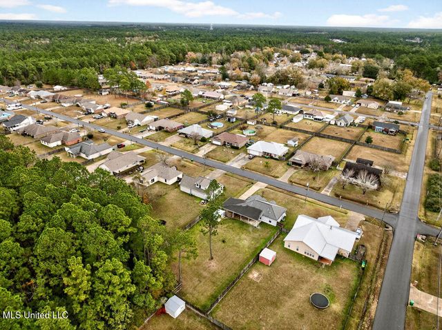 10617 Maple Street, Ocean Springs, MS 39565