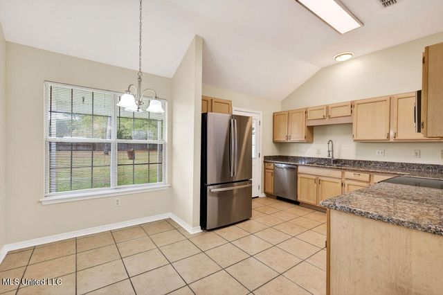 10617 Maple Street, Ocean Springs, MS 39565