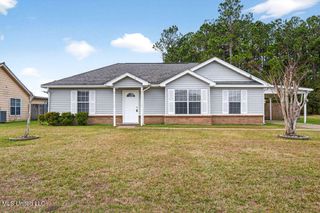 10617 Maple Street, Ocean Springs, MS 39565