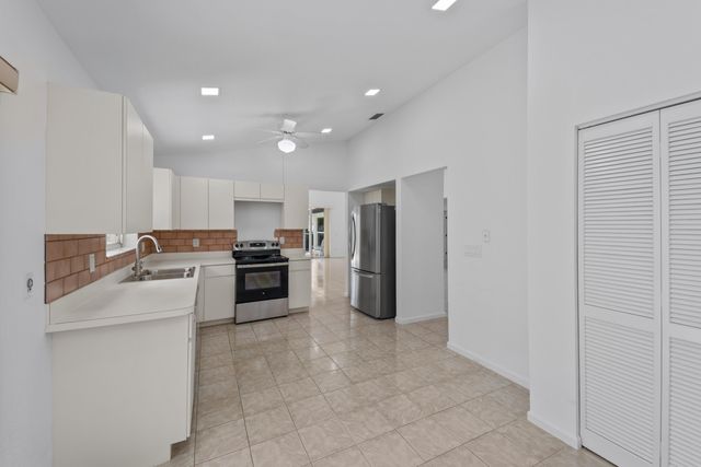 22586 Esplanada Drive, Boca Raton, FL 33433