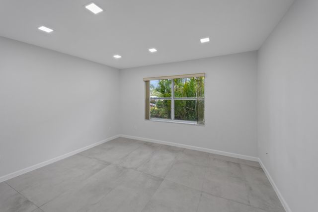 22586 Esplanada Drive, Boca Raton, FL 33433