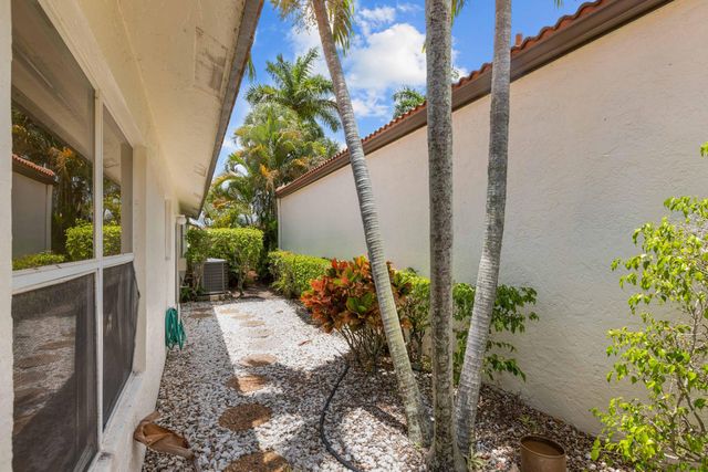 22586 Esplanada Drive, Boca Raton, FL 33433