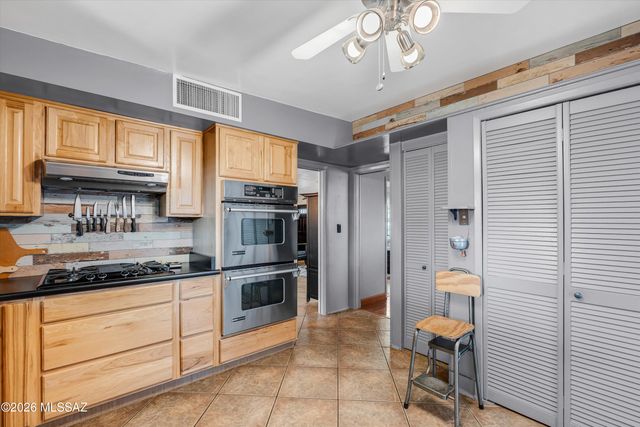 2701 N Arcadia Avenue, Tucson, AZ 85712