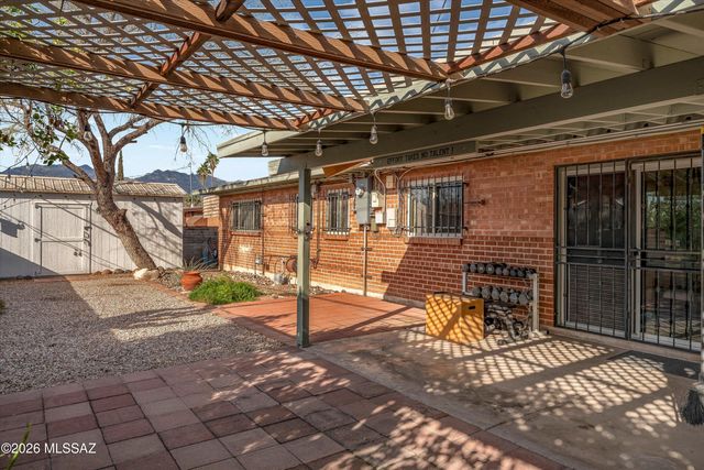 2701 N Arcadia Avenue, Tucson, AZ 85712