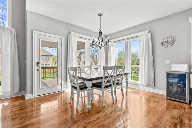1308 NE Woods Edge Circle, Lee's Summit, MO 64064