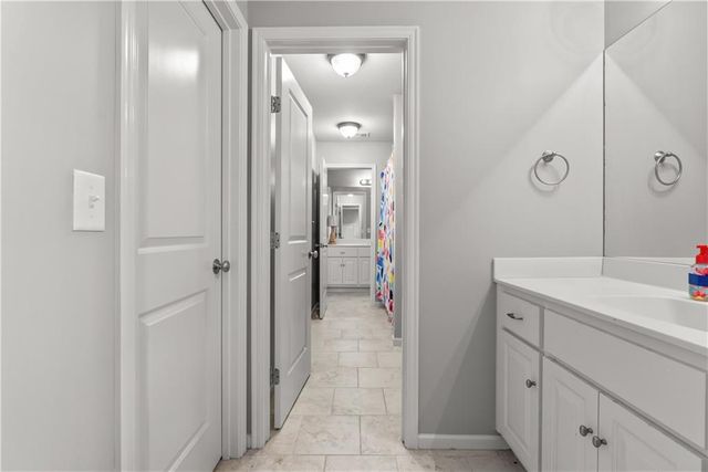 1308 NE Woods Edge Circle, Lee's Summit, MO 64064