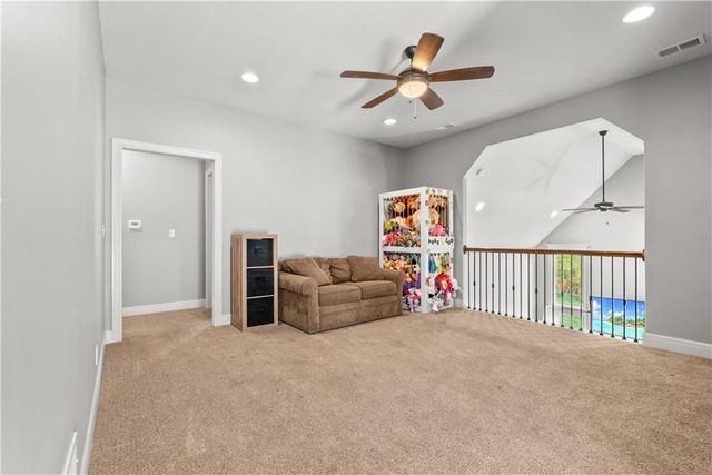1308 NE Woods Edge Circle, Lee's Summit, MO 64064