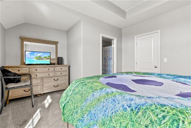 1308 NE Woods Edge Circle, Lee's Summit, MO 64064