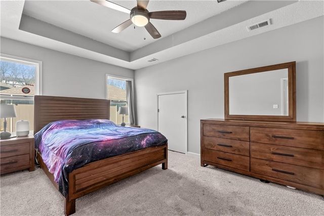 1308 NE Woods Edge Circle, Lee's Summit, MO 64064