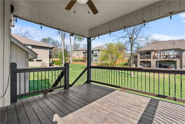 1308 NE Woods Edge Circle, Lee's Summit, MO 64064