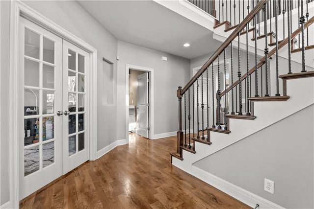 1308 NE Woods Edge Circle, Lee's Summit, MO 64064