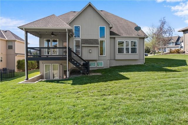 1308 NE Woods Edge Circle, Lee's Summit, MO 64064