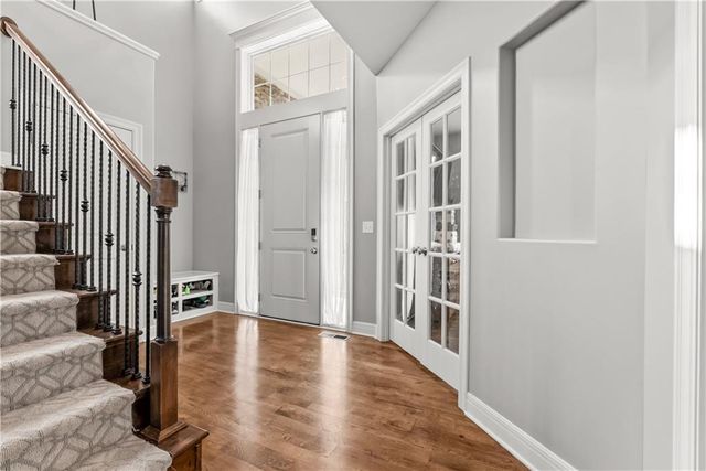 1308 NE Woods Edge Circle, Lee's Summit, MO 64064