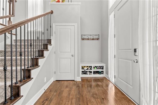 1308 NE Woods Edge Circle, Lee's Summit, MO 64064