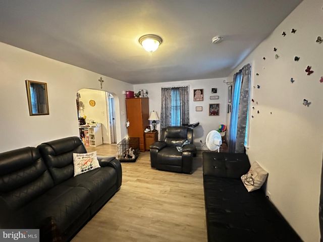 3049 PORTER RD, Camden, NJ 08104