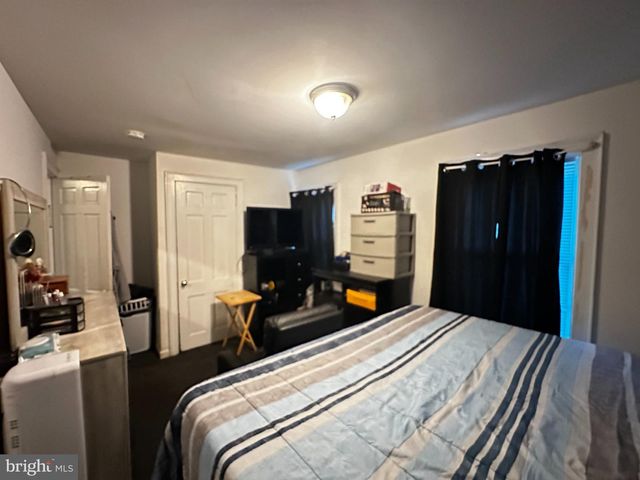 3049 PORTER RD, Camden, NJ 08104