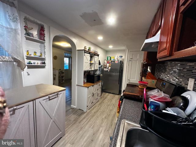 3049 PORTER RD, Camden, NJ 08104