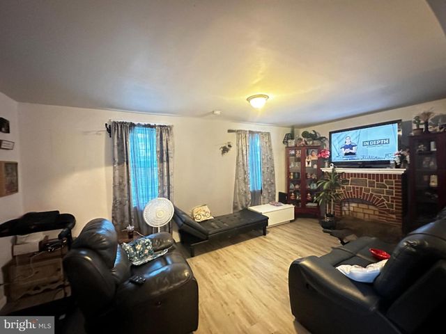 3049 PORTER RD, Camden, NJ 08104