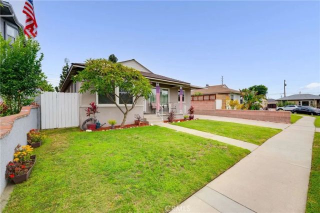 4557 Albury, Lakewood, CA 90713
