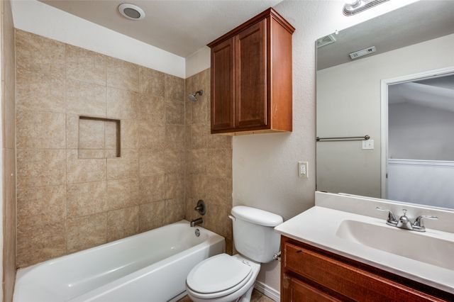 598 Harbour Town Drive, Hickory Creek, TX 75065