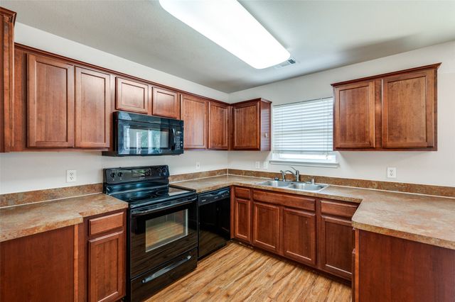 598 Harbour Town Drive, Hickory Creek, TX 75065