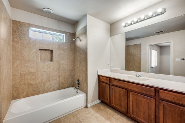 598 Harbour Town Drive, Hickory Creek, TX 75065