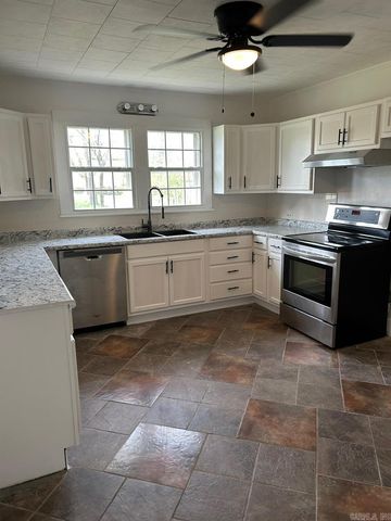 601 N Hickory, Searcy, AR 72143