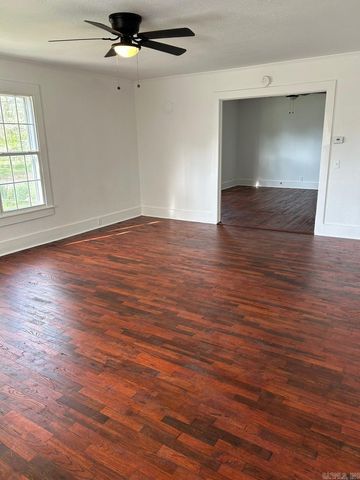 601 N Hickory, Searcy, AR 72143