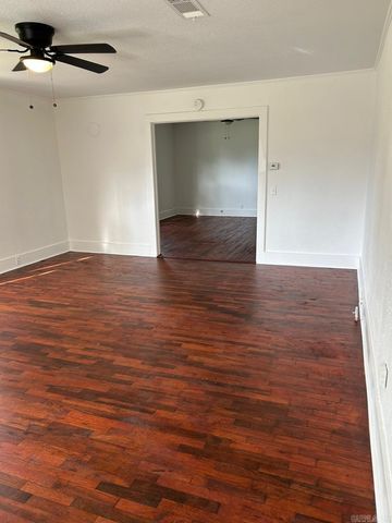 601 N Hickory, Searcy, AR 72143