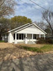 601 N Hickory, Searcy, AR 72143