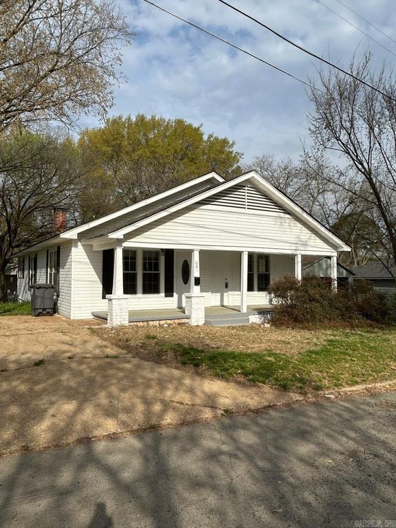 601 N Hickory, Searcy, AR 72143