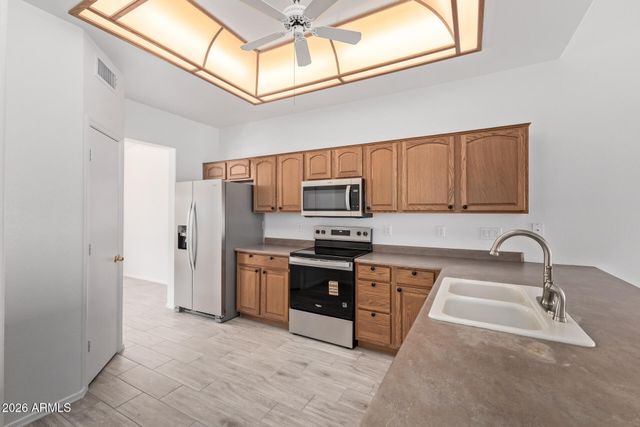 10304 W WINDSOR Boulevard, Glendale, AZ 85307