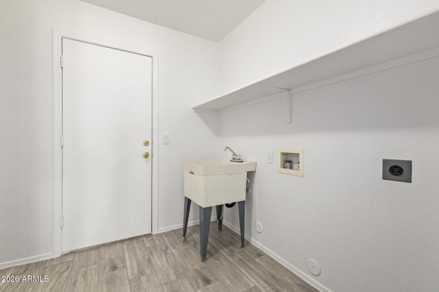 10304 W WINDSOR Boulevard, Glendale, AZ 85307