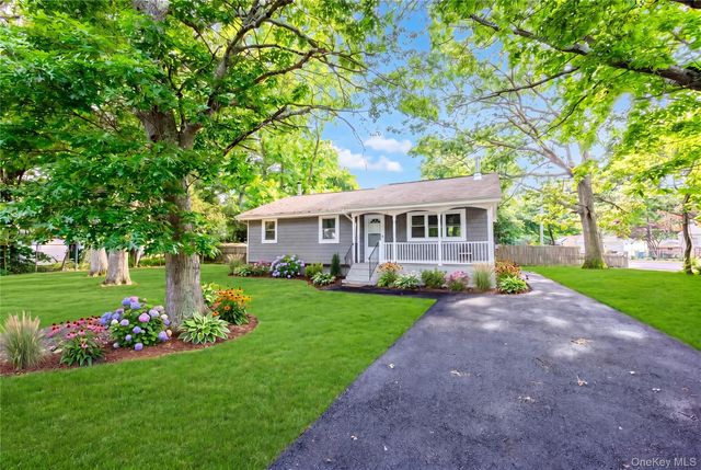 84 Flower Road, Mastic Beach, NY 11951