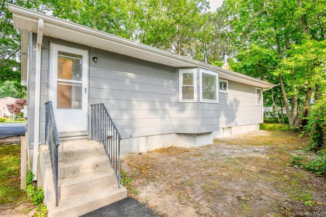 84 Flower Road, Mastic Beach, NY 11951