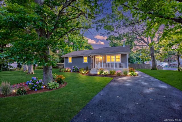 84 Flower Road, Mastic Beach, NY 11951