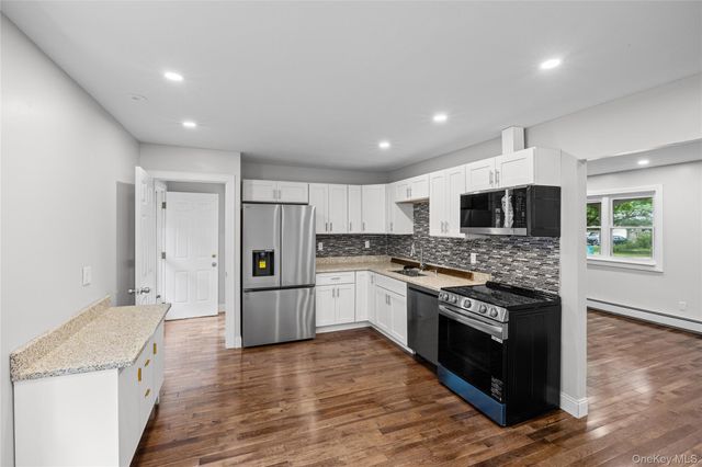 84 Flower Road, Mastic Beach, NY 11951