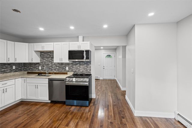 84 Flower Road, Mastic Beach, NY 11951
