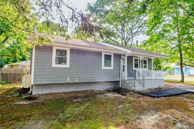 84 Flower Road, Mastic Beach, NY 11951