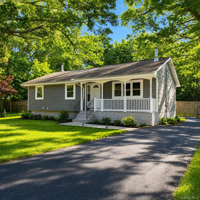 84 Flower Road, Mastic Beach, NY 11951