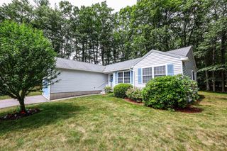 3 Glasgow Circle, Hudson, NH 03051