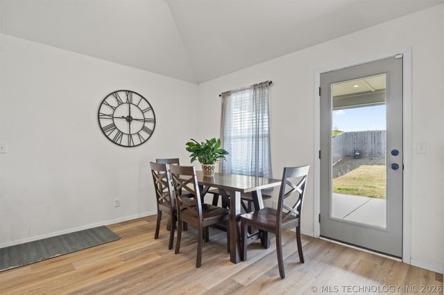 8836 N 73rd Place, Owasso, OK 74055