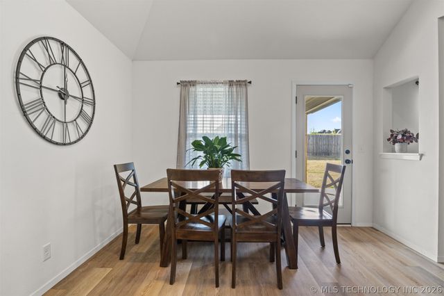 8836 N 73rd Place, Owasso, OK 74055