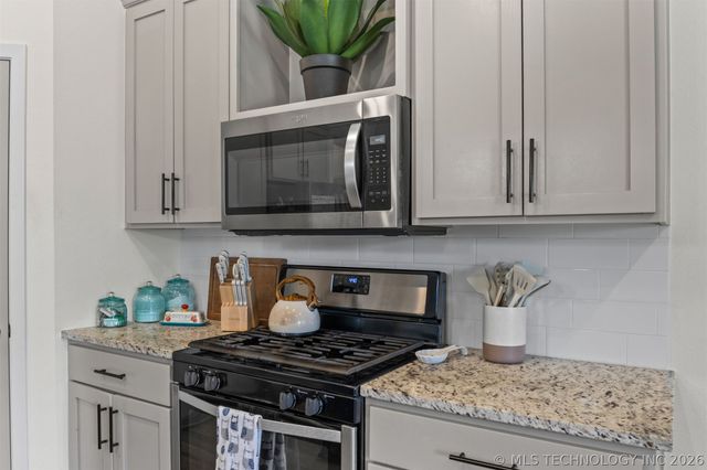 8836 N 73rd Place, Owasso, OK 74055